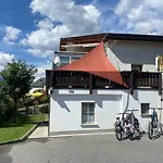 Chasa Bazzi 公寓 施库尔